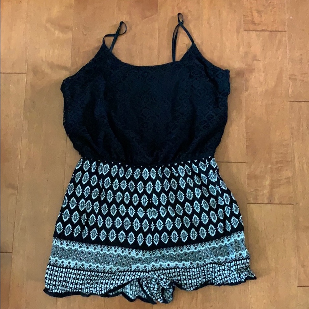 Black and White Romper JUNIORS